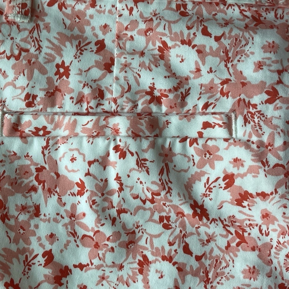 GAP CITY SHORTS Women’s Sz 4 Mid Rise Stretch 3” Inseam Floral Casual Preppy - Picture 7 of 8